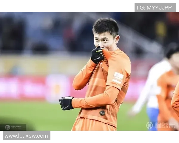 张泽禹足球明星崛起之路揭秘他如何成为年轻球员心中的偶像与榜样 张泽禹足球明星崛起之路揭秘他如何成为年轻球员心中的偶像与榜样