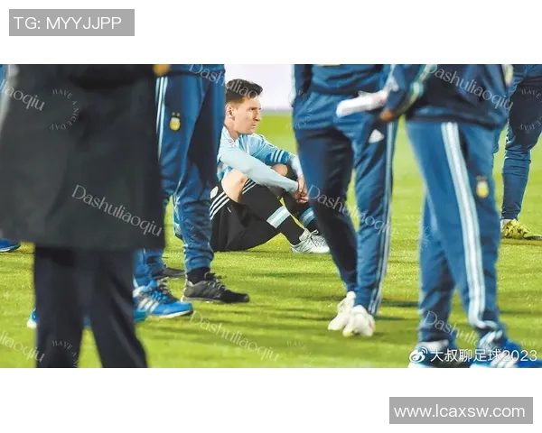 深入了解足球明星的心路历程与赛场背后的故事的采访问题探讨 深入了解足球明星的心路历程与赛场背后的故事的采访问题探讨