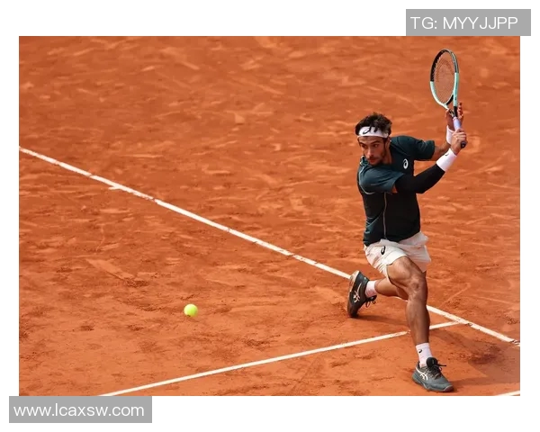 成都网球队技术实力强劲荣登全国网球技术排行榜第三名