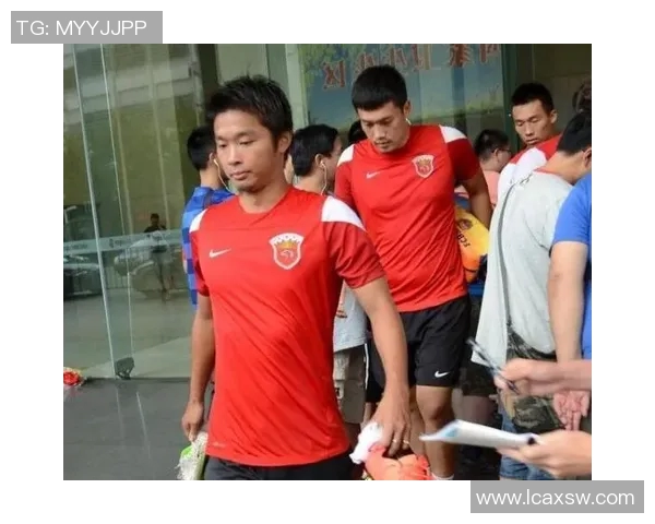 揭秘足球明星的秘密你能猜出他们的真实身份吗