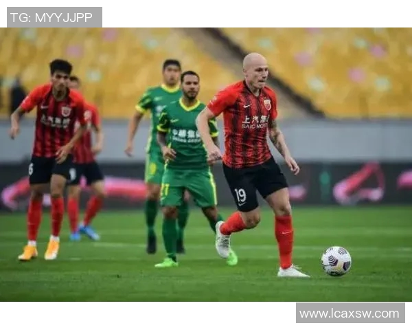 杭州足球队强势领跑城市联赛积分榜总分达65分展现出色实力