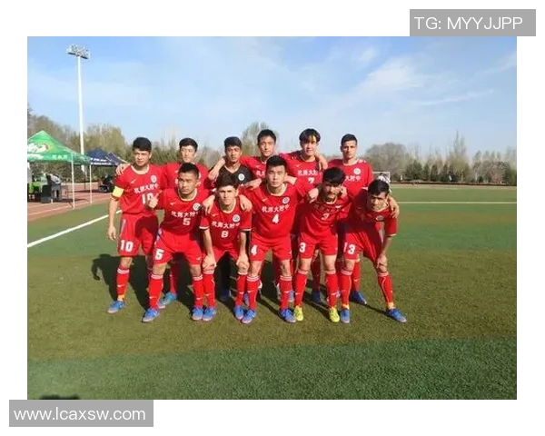 深圳足球队领跑最新足球团队协作排行榜前十名分析与展望 深圳足球队领跑最新足球团队协作排行榜前十名分析与展望