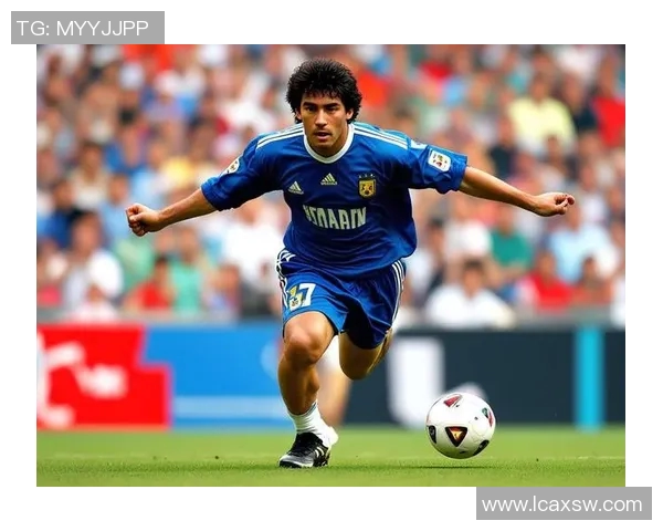 美国足球明星在绿茵场上的精彩表现与职业生涯回顾 美国足球明星在绿茵场上的精彩表现与职业生涯回顾